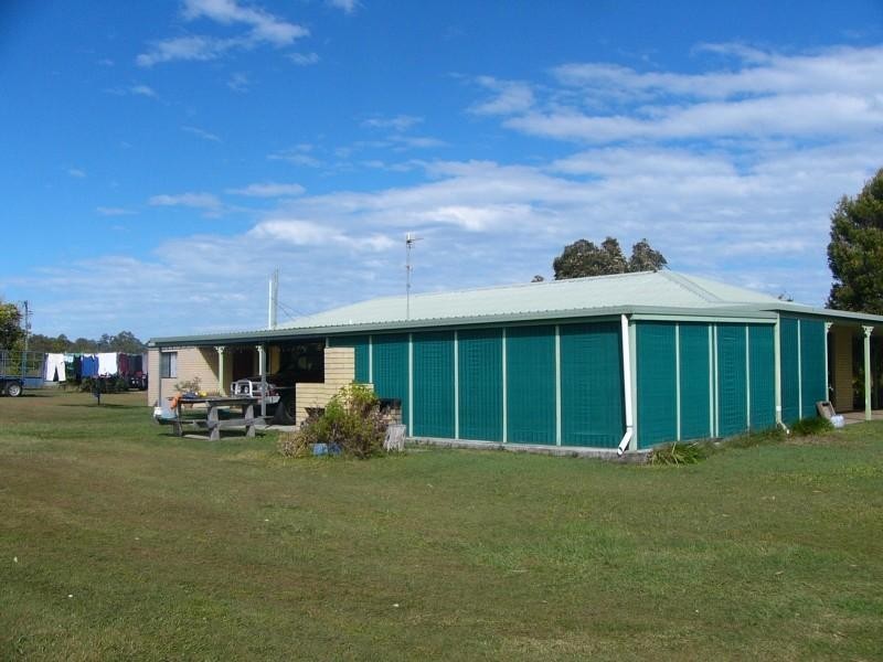 25 Clarrys Lane, Avondale QLD 4670