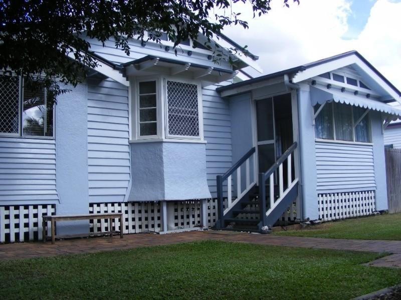 8 Walker Street, Walkervale QLD 4670