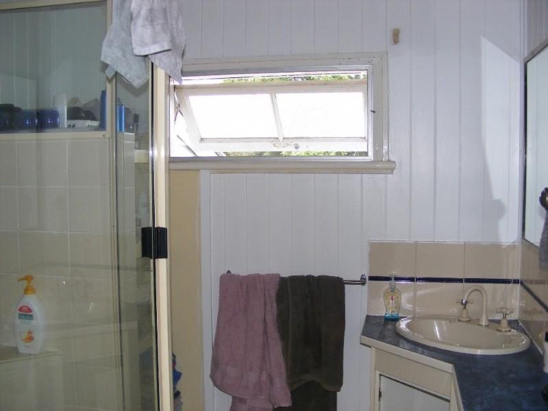 8 Walker Street, Walkervale QLD 4670