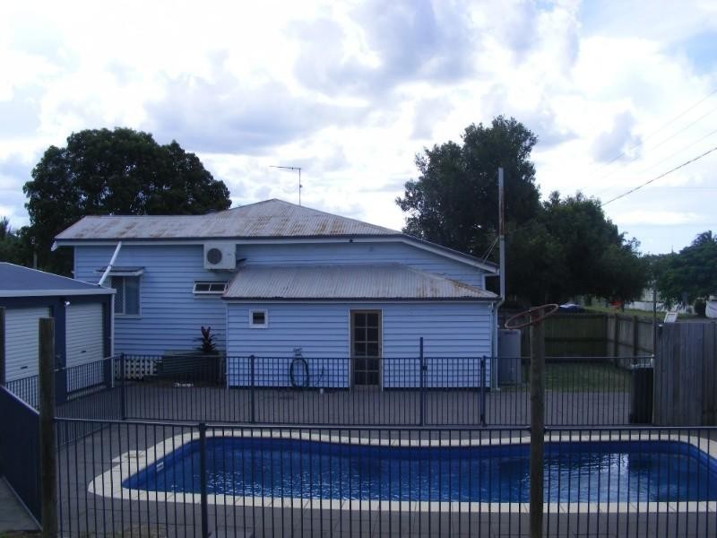 8 Walker Street, Walkervale QLD 4670