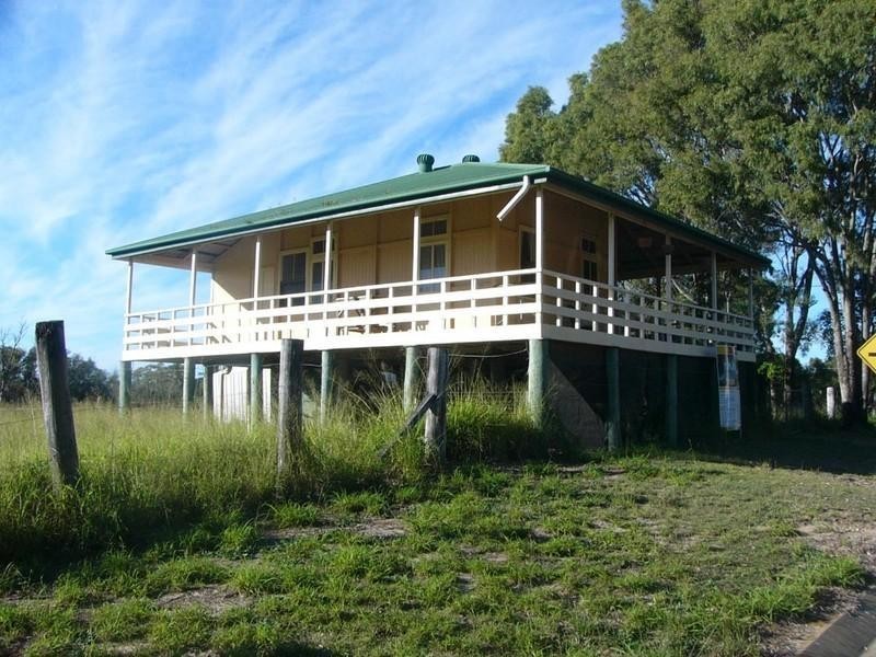 14 Lassig Street, Moore Park Beach QLD 4670