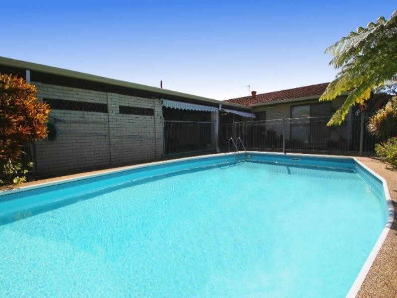 10 Strathdee Avenue, Bundaberg South QLD 4670