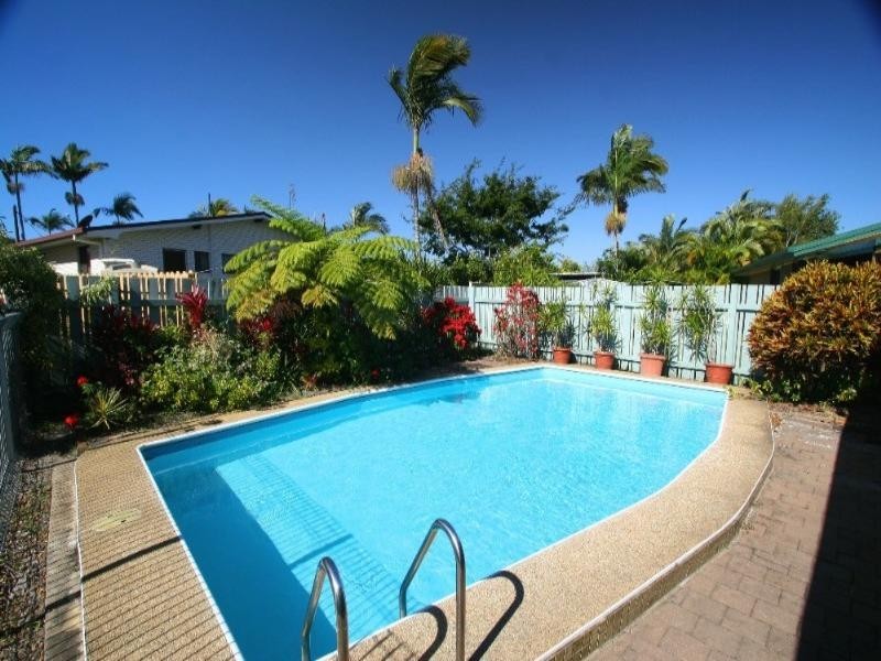 10 Strathdee Avenue, Bundaberg South QLD 4670