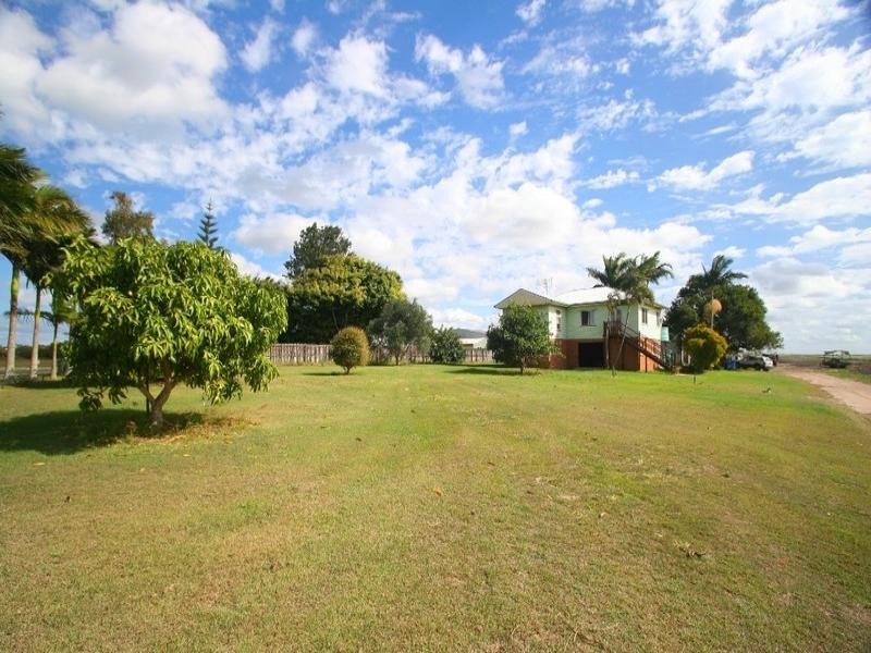 352 Moore Park Road, Moore Park Beach QLD 4670