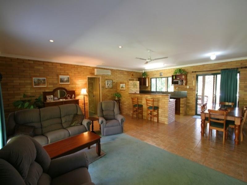 32 Pleasant Drive, Sharon QLD 4670