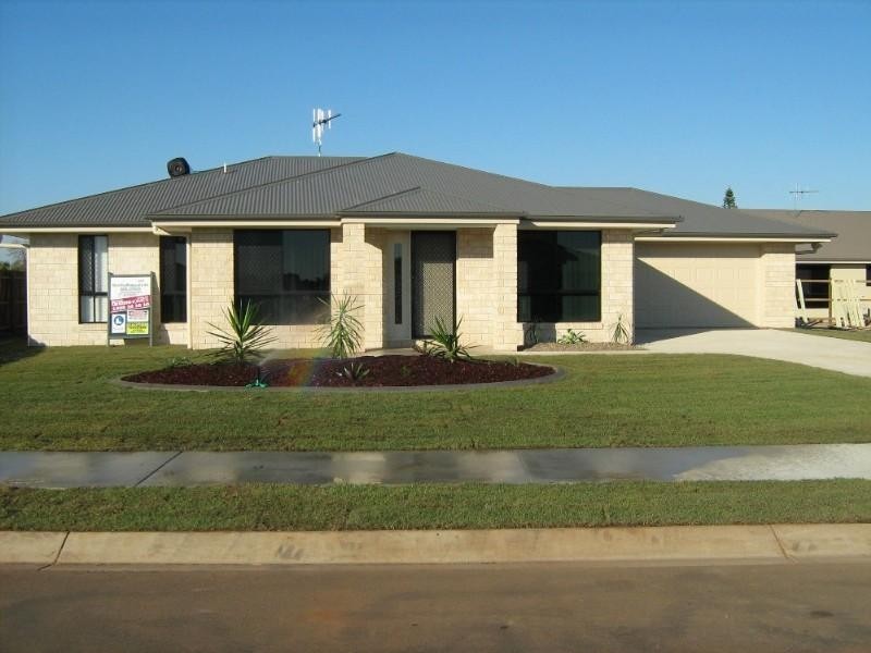 4 Hillvue Crescent, Avoca QLD 4670