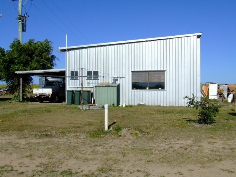 302 Lindemans Road, Moore Park Beach QLD 4670