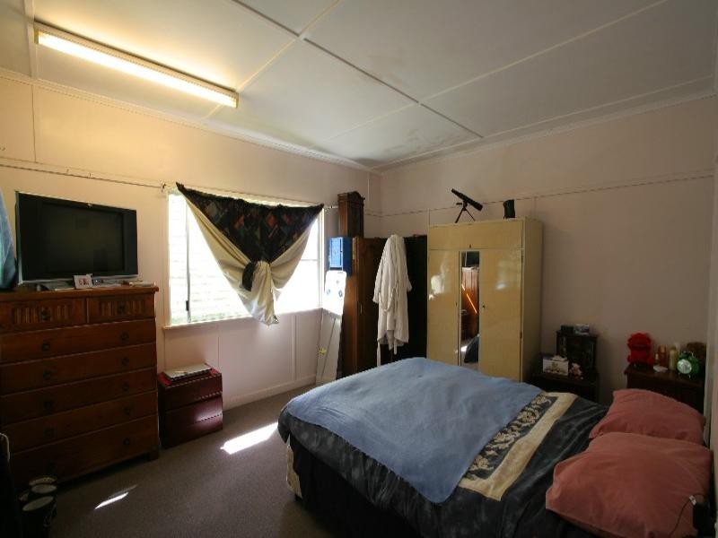 90 Crofton Street, Bundaberg West QLD 4670