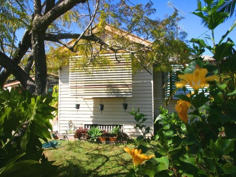 90 Crofton Street, Bundaberg West QLD 4670