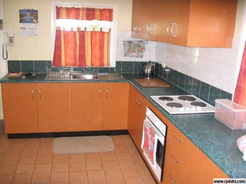 8 Barber Street, Bundaberg North QLD 4670