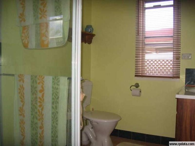 8 Barber Street, Bundaberg North QLD 4670