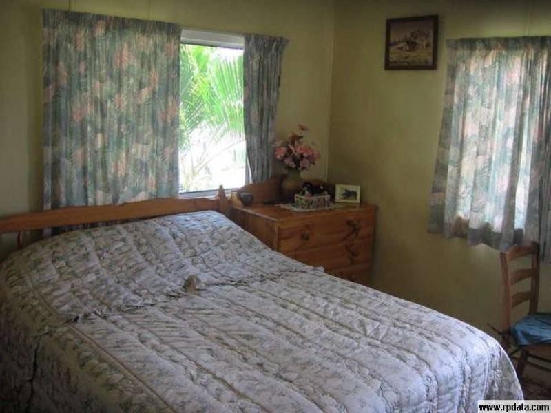 8 Barber Street, Bundaberg North QLD 4670