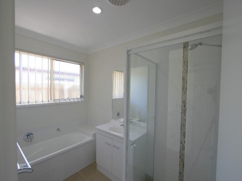 2 Halloran Court, Thabeban QLD 4670