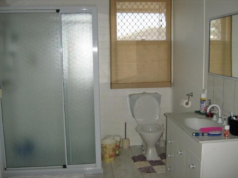 16 Anderson Street, Avenell Heights QLD 4670