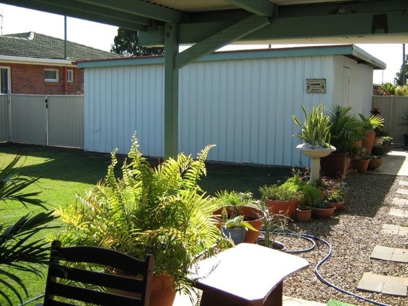 16 Anderson Street, Avenell Heights QLD 4670