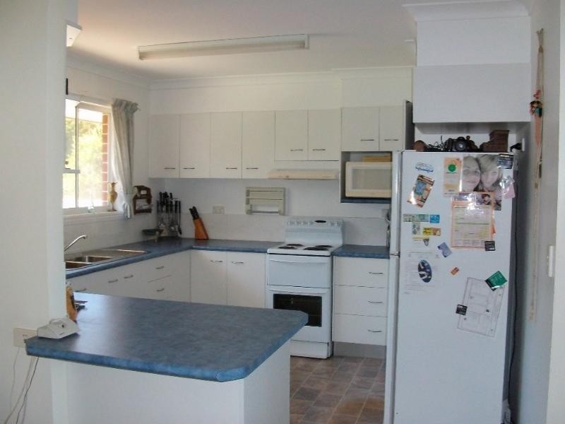 7 Schleger Street, Burnett Heads QLD 4670