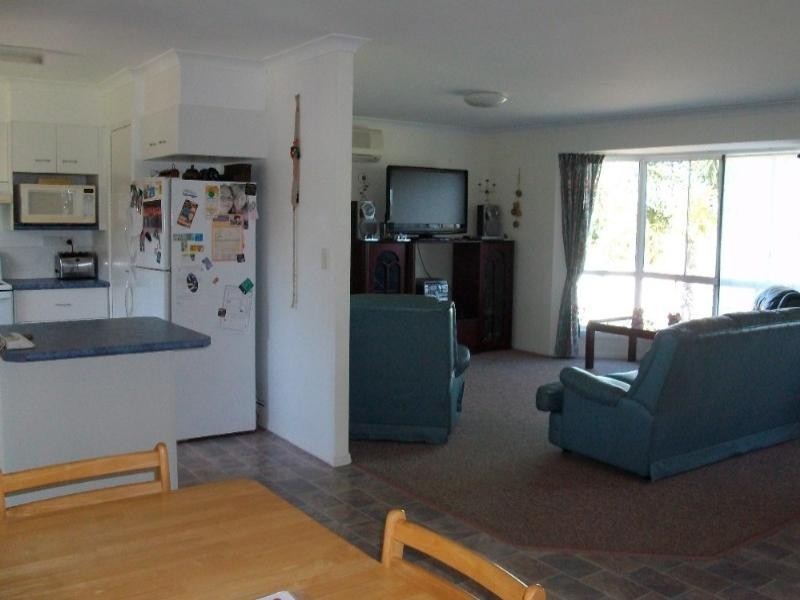 7 Schleger Street, Burnett Heads QLD 4670