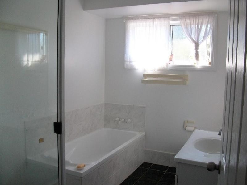 7 Schleger Street, Burnett Heads QLD 4670