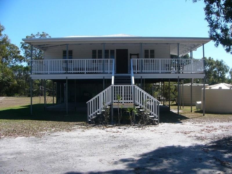 10 Isaac Moore Drive, Moore Park Beach QLD 4670