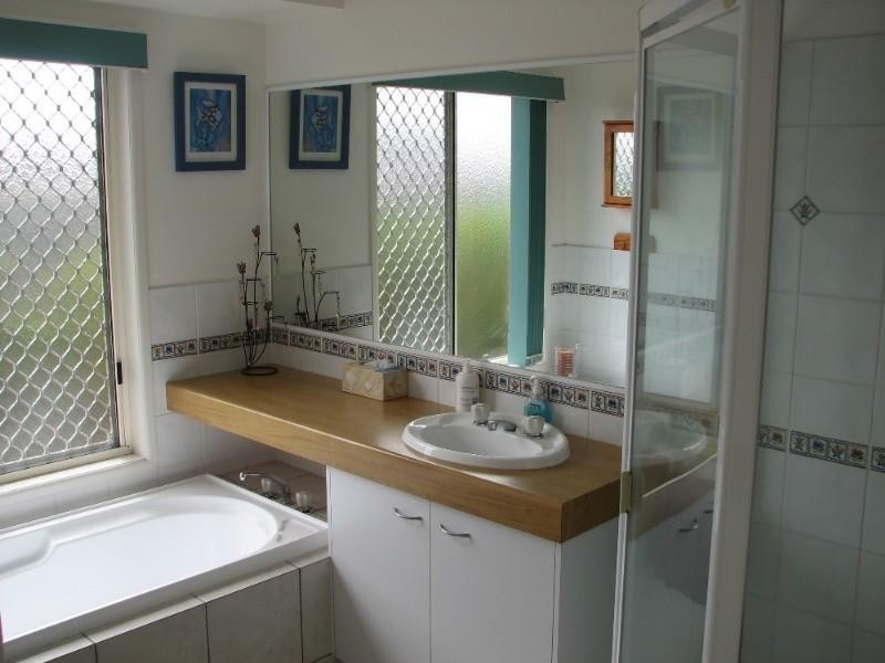 3 Marquis Court, Avenell Heights QLD 4670