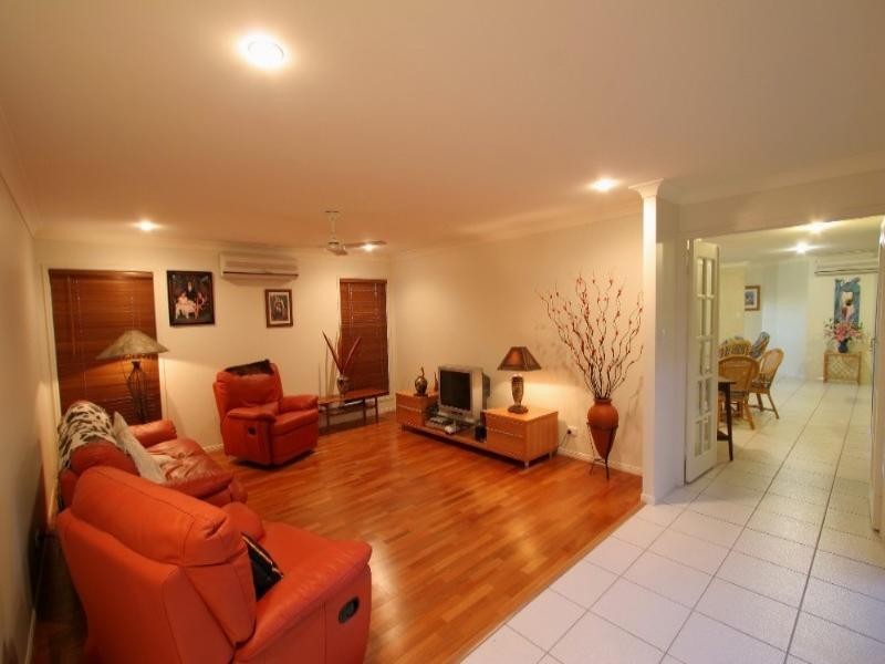 211 Barolin Esplande, Coral Cove QLD 4670