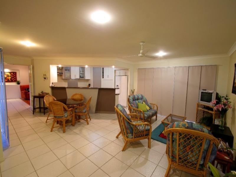 211 Barolin Esplande, Coral Cove QLD 4670