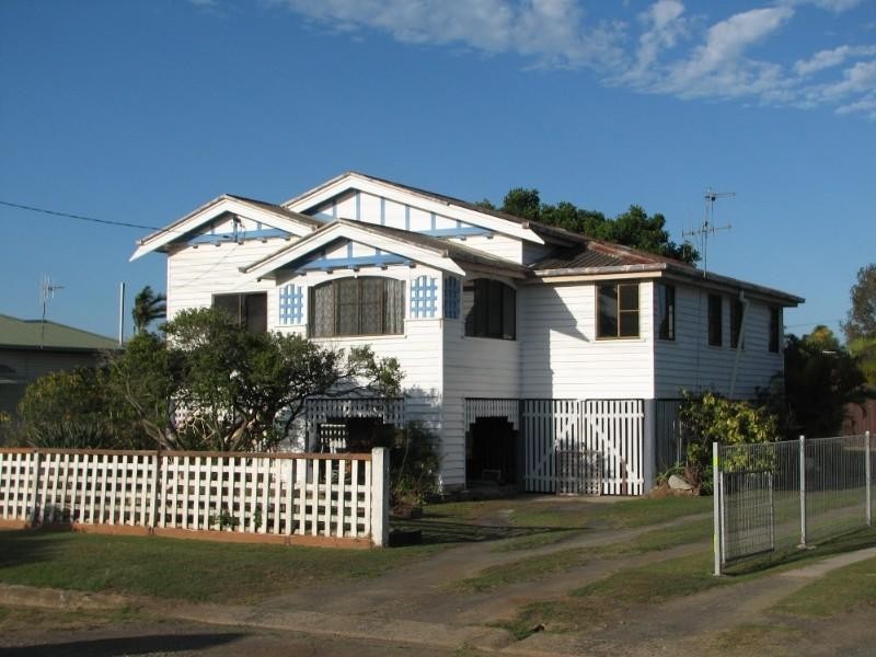 4 Bates Street, Svensson Heights QLD 4670