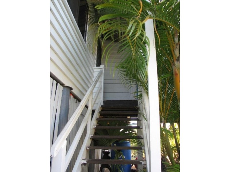 4 Bates Street, Svensson Heights QLD 4670