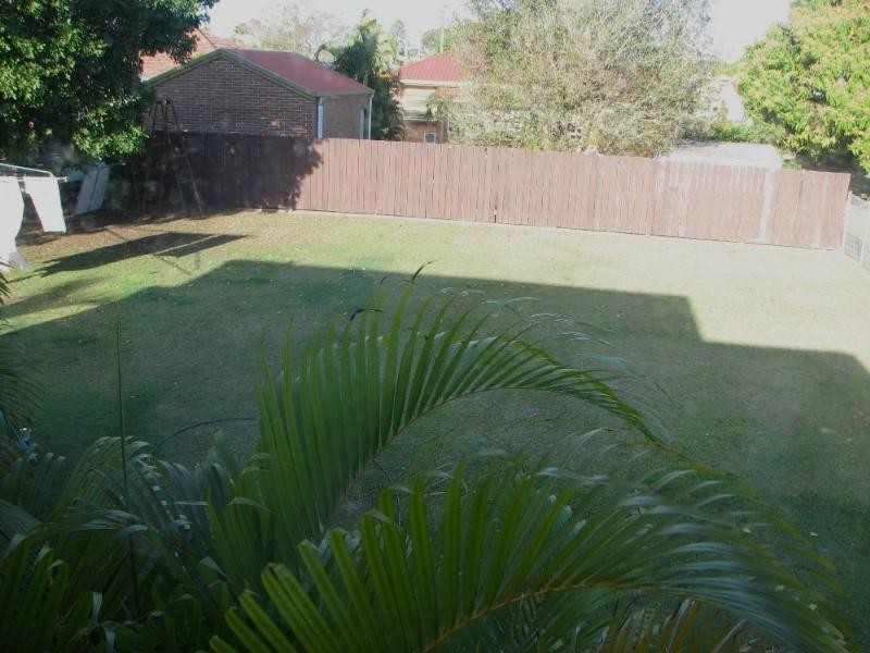 4 Bates Street, Svensson Heights QLD 4670