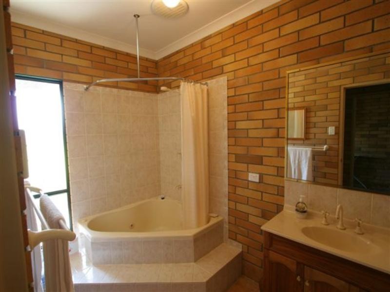 32 Pleasant Drive, Sharon QLD 4670