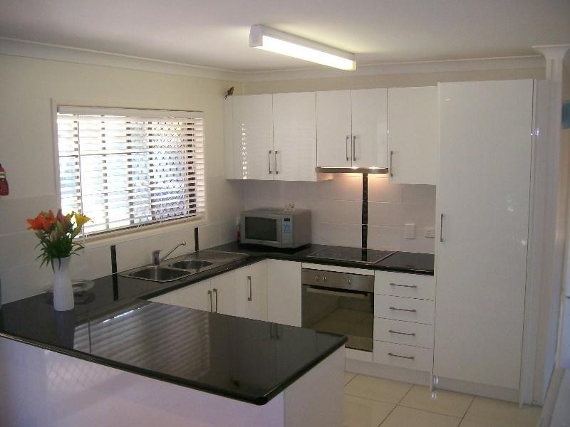 3 Archer Court, Avenell Heights QLD 4670