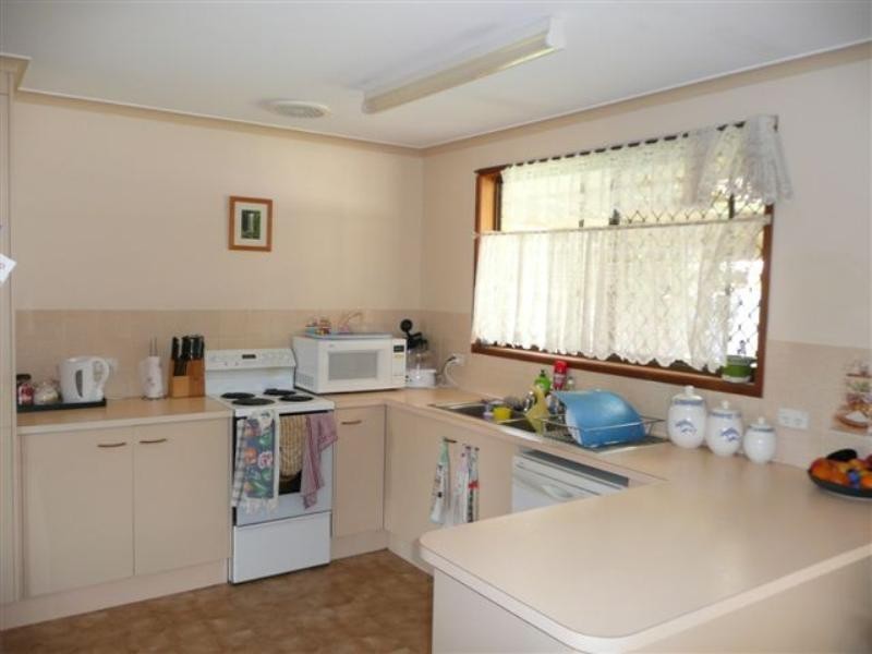 31 Hilltop Parade, Avoca QLD 4670