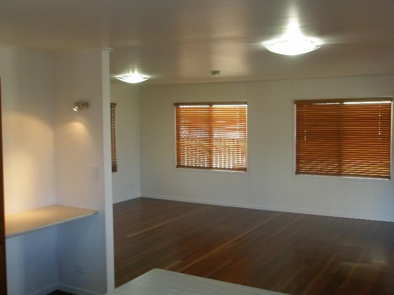 52 Vasey Street, Avenell Heights QLD 4670