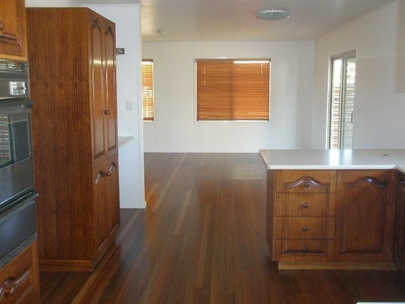 52 Vasey Street, Avenell Heights QLD 4670