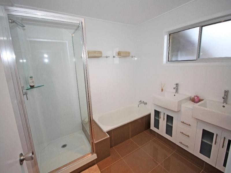 12 Jensen Street, Avenell Heights QLD 4670