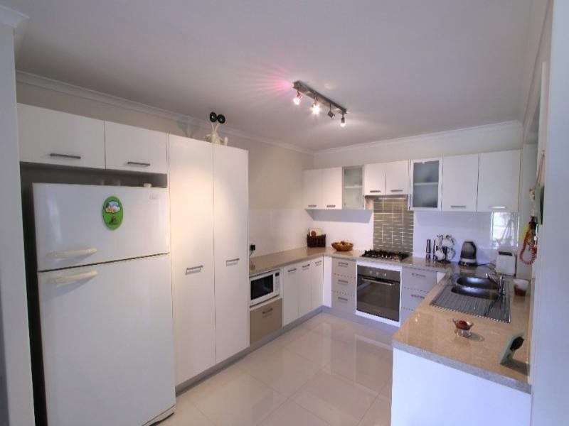 60 Bisdee Street, Coral Cove QLD 4670