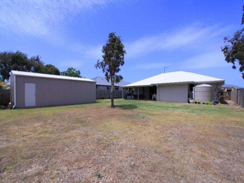 60 Bisdee Street, Coral Cove QLD 4670