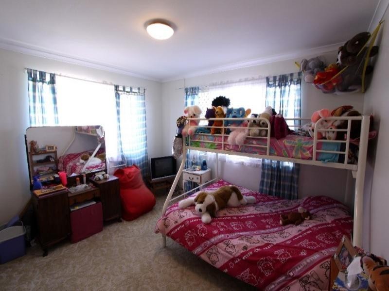 10 Peirson Street, Millbank QLD 4670