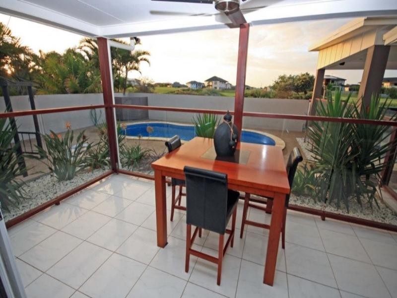 3 Spyglass Hill Court, Coral Cove QLD 4670