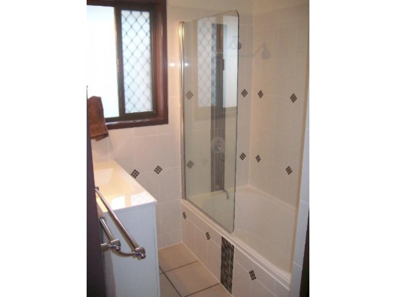 2/18 Branyan Street, Bundaberg West QLD 4670