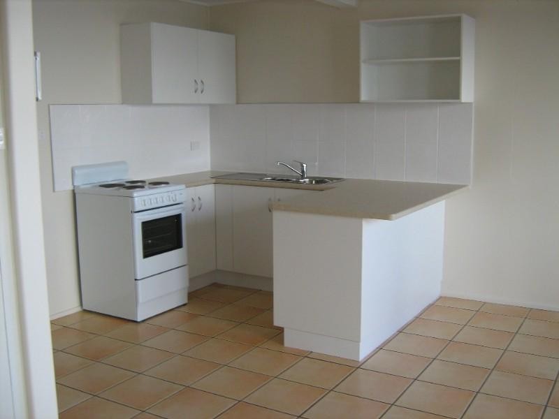 2/33 Miller Avenue, Bargara QLD 4670