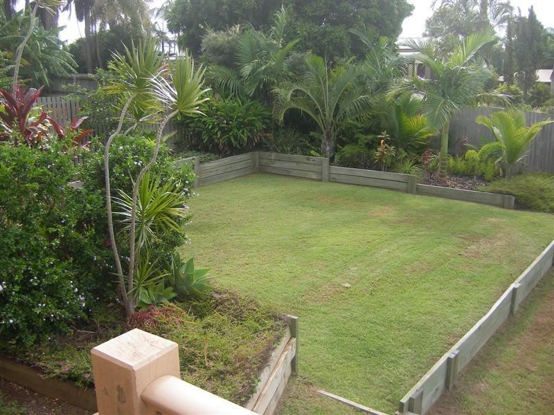 8 Bayview Terrace, Qunaba QLD 4670