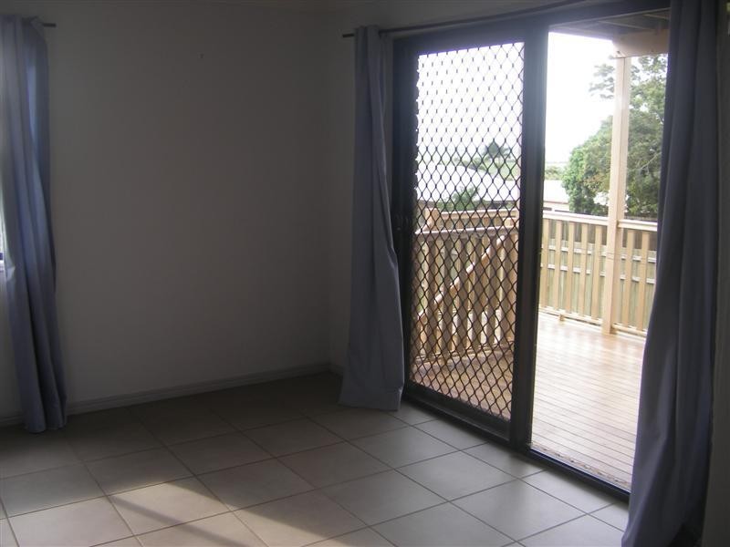 8 Bayview Terrace, Qunaba QLD 4670