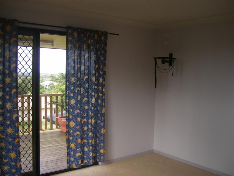 8 Bayview Terrace, Qunaba QLD 4670