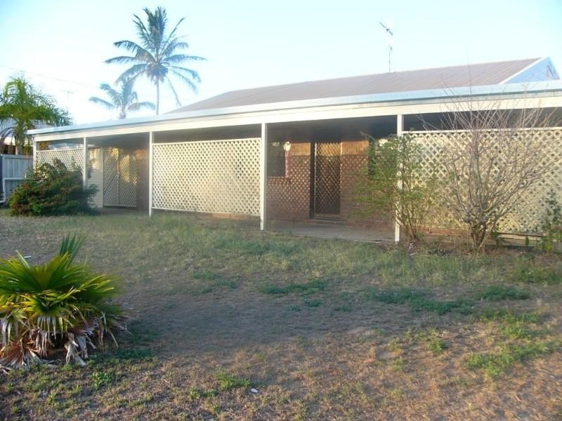 12 Palm Court, Moore Park Beach QLD 4670