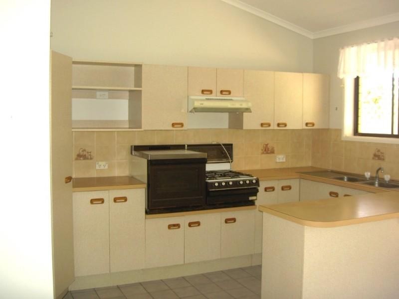 6 Gozo Court, Elliott Heads QLD 4670