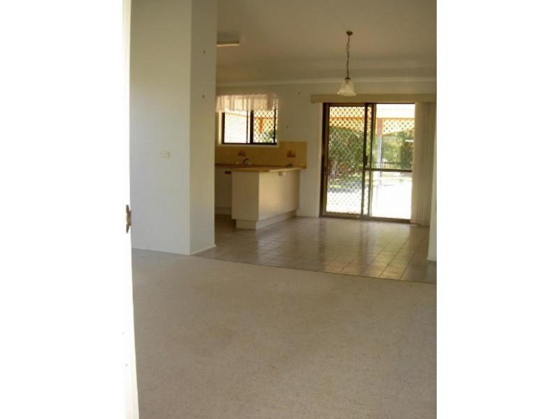 6 Gozo Court, Elliott Heads QLD 4670