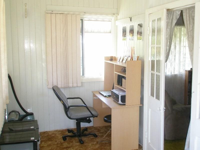 8 Powers Street, Bundaberg West QLD 4670