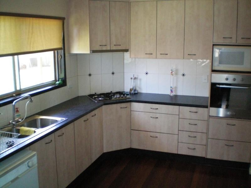 26 Bells Road, Avenell Heights QLD 4670