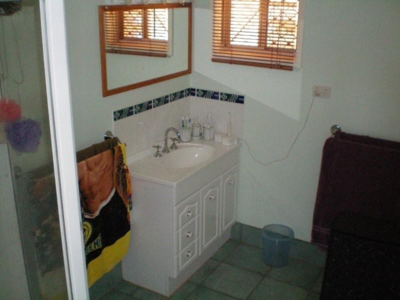 26 Bells Road, Avenell Heights QLD 4670